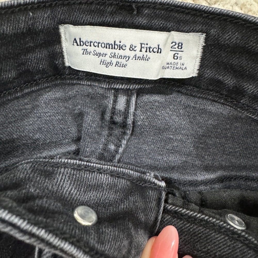 Cropped Abercrombie stretchy skinny jeans